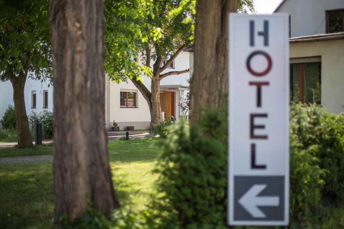 Hotel am Ring Magdeburg Exterior foto